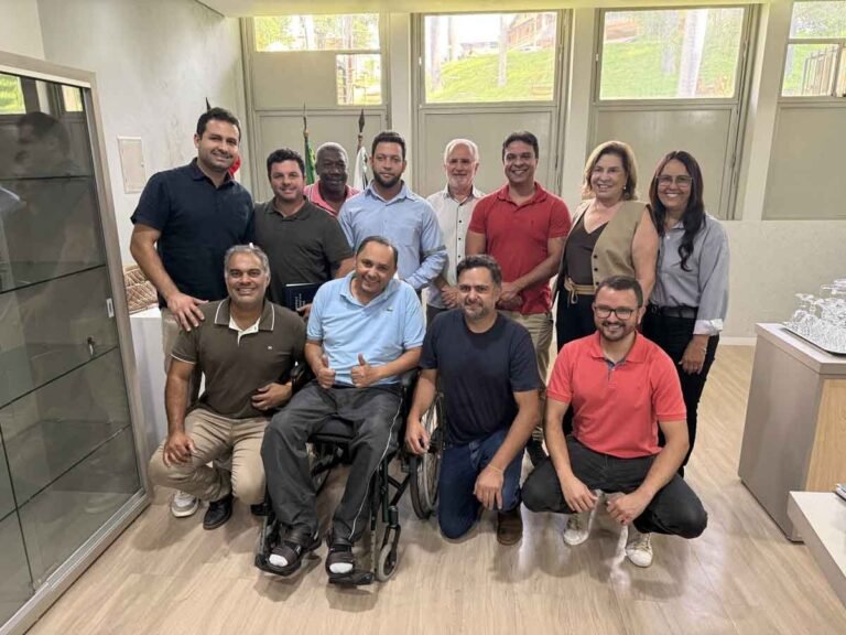 João Monlevade; Prefeito assina ordem de serviço para pavimentação de via estratégica no Jacuí