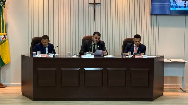 Câmara aprova reajuste salarial para servidores e agentes políticos