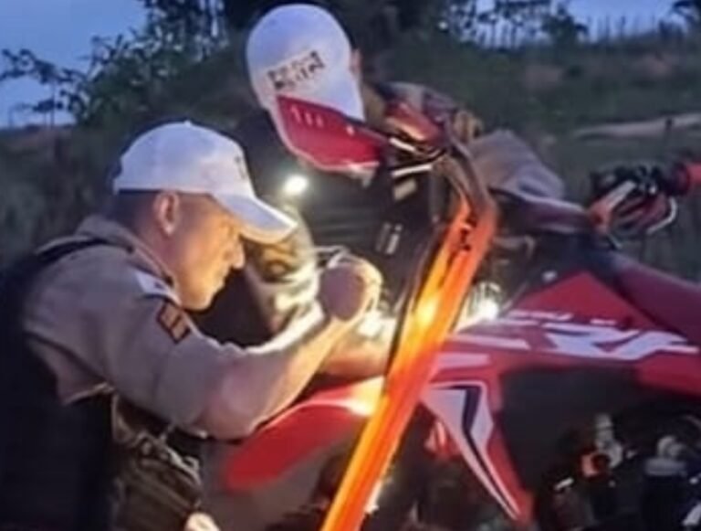 PMRv apreende moto irregular – Átila Lemos