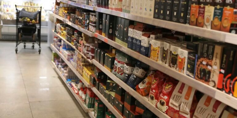 Vendas do varejo avançam 0,6% e atingem novo recorde em fevereiro