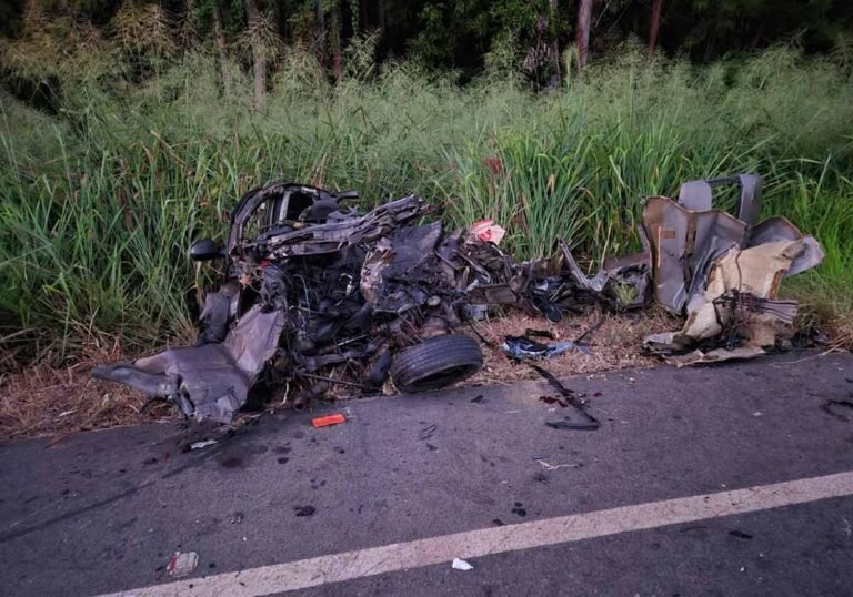 Colisão entre carro e caminhão deixa um morto na LMG-760, em São José do Goiabal