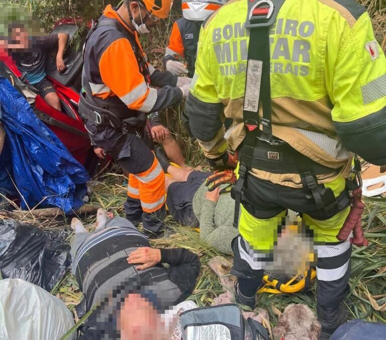 Vídeo; Capotamento na BR-381 mobiliza grande operação de resgate e deixa três feridos em Bela Vista de Minas