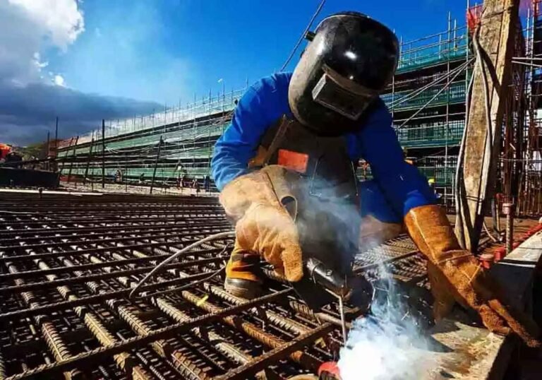 Mais de 40 vagas de emprego são abertas em Itabira com salários de até R$ 3 mil; veja como se candidatar