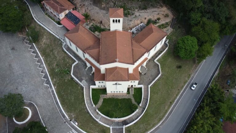 Prefeitura de João Monlevade realiza repasse de R$ 500 mil para restauração da Igreja São José Operário