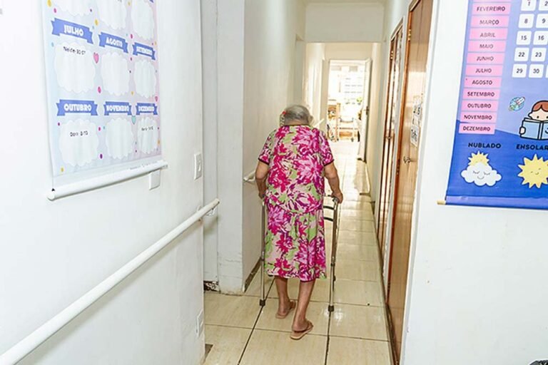 Operação interdita instituição para idosos em Belo Horizonte após identificação de irregularidades