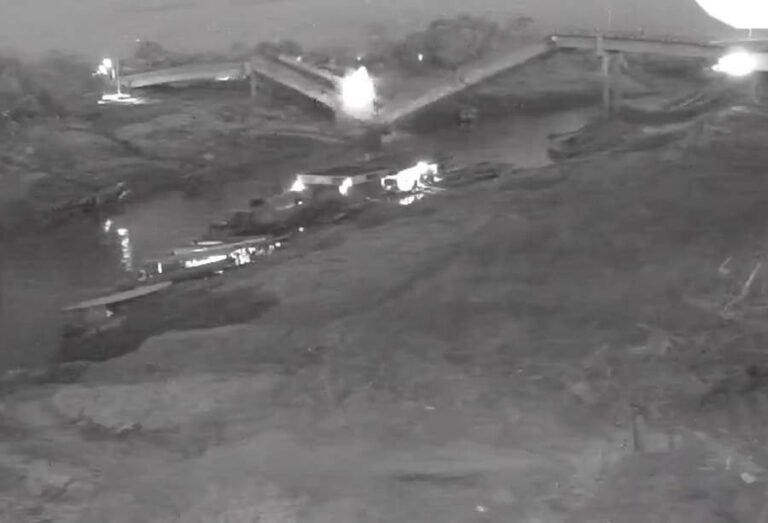 Vídeo; Ponte cede e desaba com pessoas em Sena Madureira (AC); 4 ficam feridas, 2 em estado grave