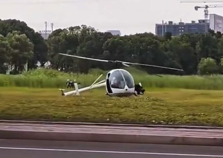 Vídeo mostra piloto e passageiro sendo sacudidos após queda de helicóptero na China