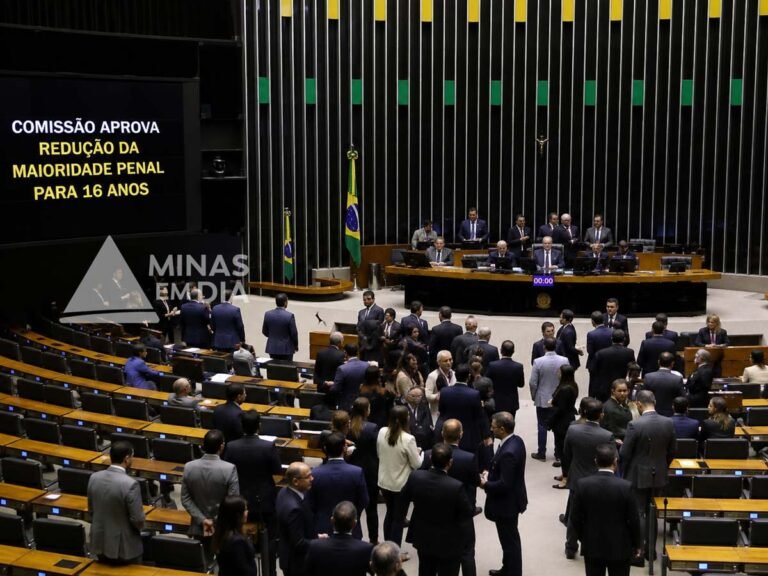 Comissão da Câmara aprova PEC que reduz maioridade penal de 18 para 16 anos