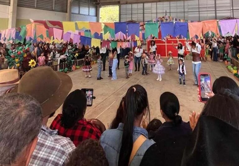 Rede municipal de São Gonçalo do Rio Abaixo inicia calendário de festas juninas com grande participação das famílias