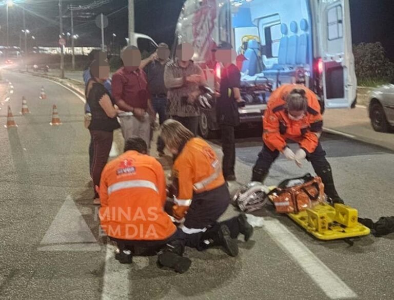 Motociclista fica ferido após colisão com carro na Avenida Armando Fajardo, em João Monlevade