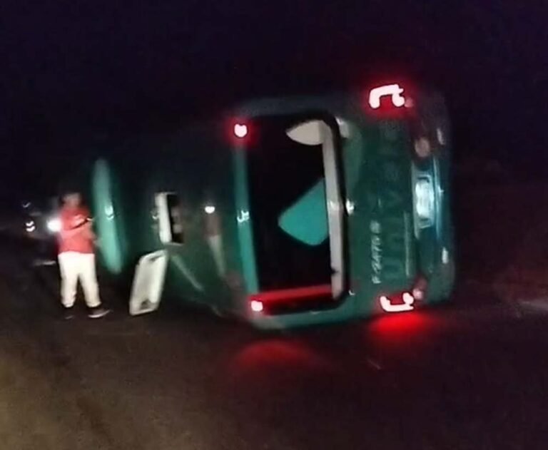 Vídeo; Ônibus tomba na BR-381 e deixa ao menos nove vítimas em Antônio Dias