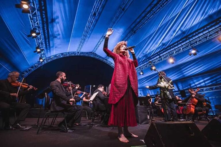 Vanessa da Mata e Orquestra Ouro Preto apresentam concerto gratuito em Conceição do Mato Dentro