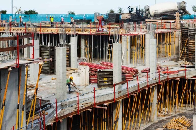 Itabira tem vagas com salários de até R$ 4 mil; confira todas as oportunidades