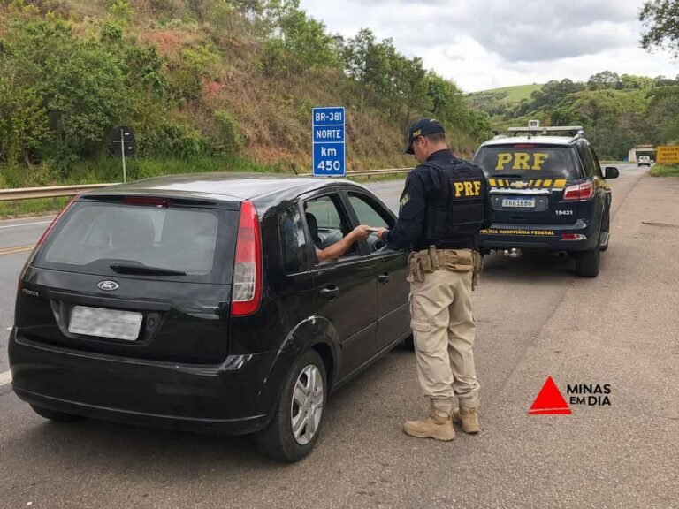 CRLV 2026 já é exigido em Minas para placas finais 1, 2 e 3; veja calendário e multa