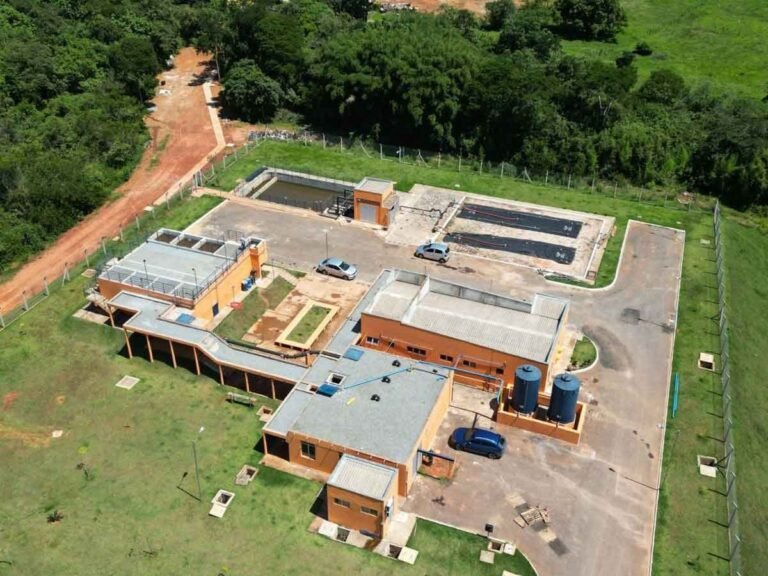 SAAESGRA abre 28 vagas em novo processo seletivo; salários chegam a R$ 6,6 mil