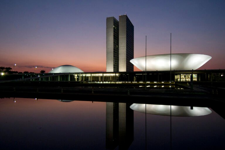 Senado aprova fim da escala 6×1 com votos de governo e oposição