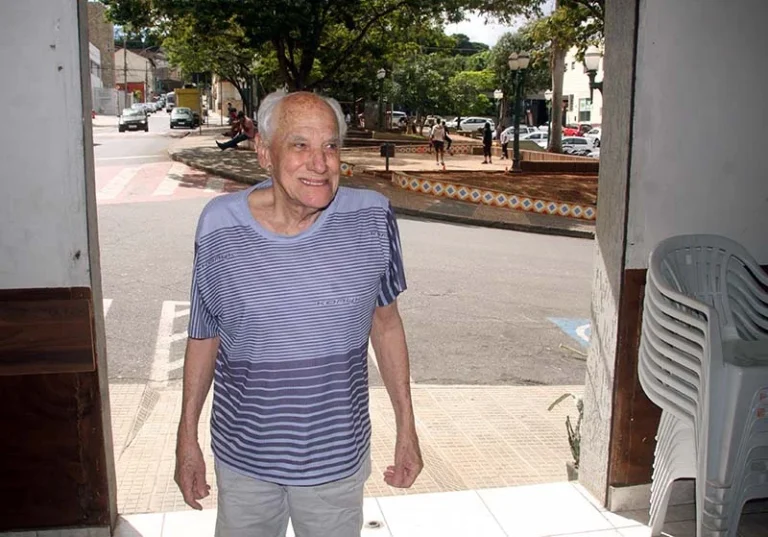 Itabira se despede de Nilo de Almeida (proprietário Bar do Nilo)